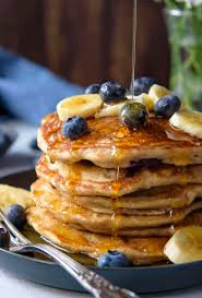 Banana berry pancakes